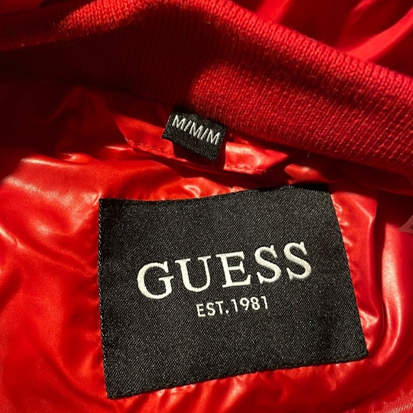 NWOT Guess puffer jacket - Picture 3 of 5